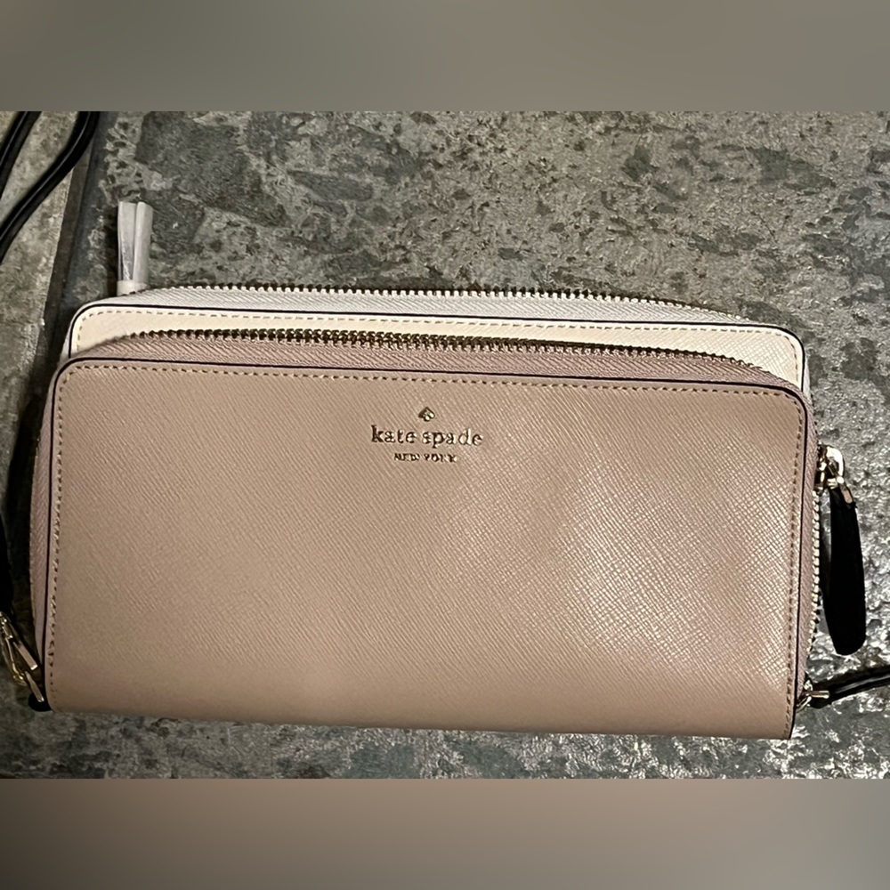 Kate Spade Large Carryall Wristlet